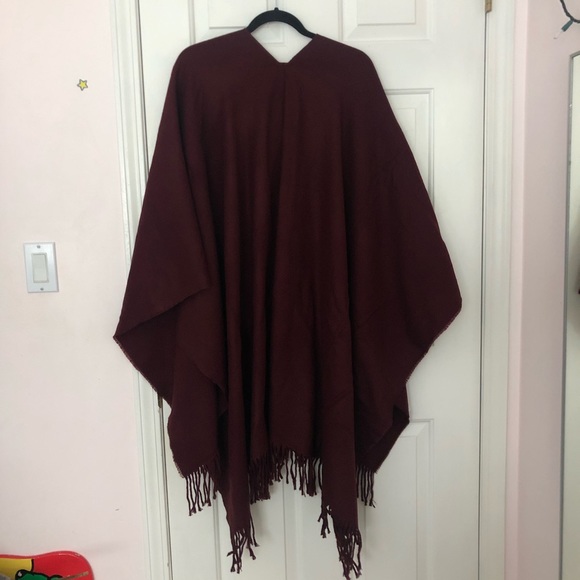 Shawl wrap poncho - Picture 2 of 2